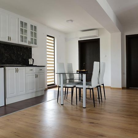 Hotel Active Apartments Tyrgowiszte Zewnętrze zdjęcie